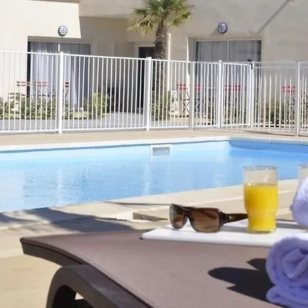 塔拉卡普公寓式酒店 4*