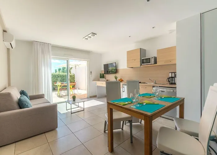 レジデンス タラカップ アパートホテル 4*