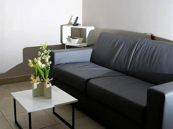 レジデンス タラカップ 4* アグド