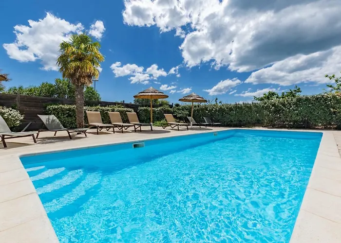 レジデンス タラカップ 4*